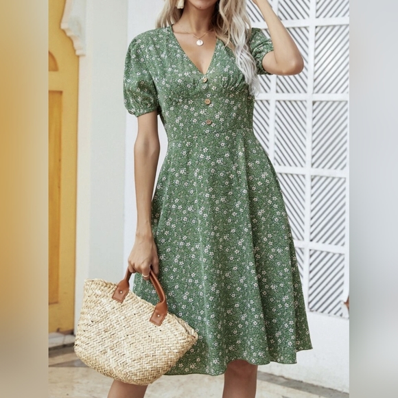 SHEIN Ditsy Floral Midi Summer Dress Green Women's LARGE 8/10 - Picture 1 of 16